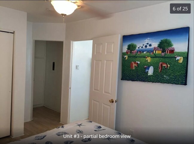 Part of bedroom - attached bathroom - 712 Zanzibar Ct