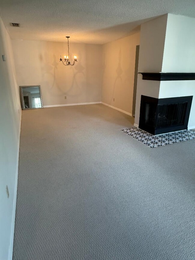 Building Photo - 13048 Village Chase Cir
