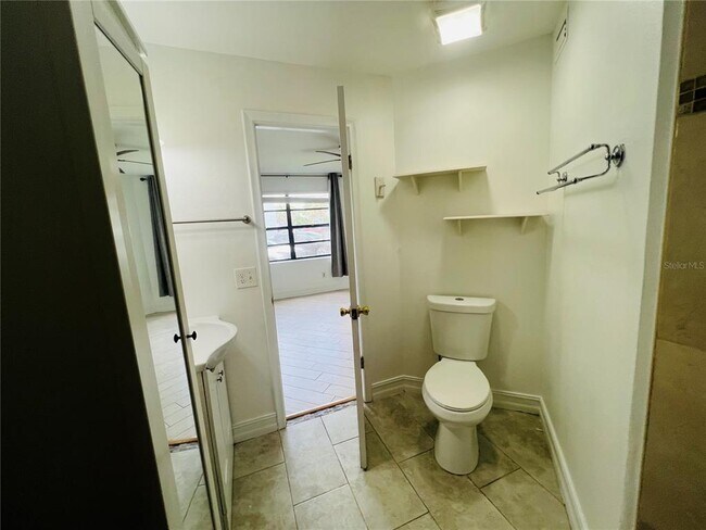 Building Photo - 3941 Atrium Dr