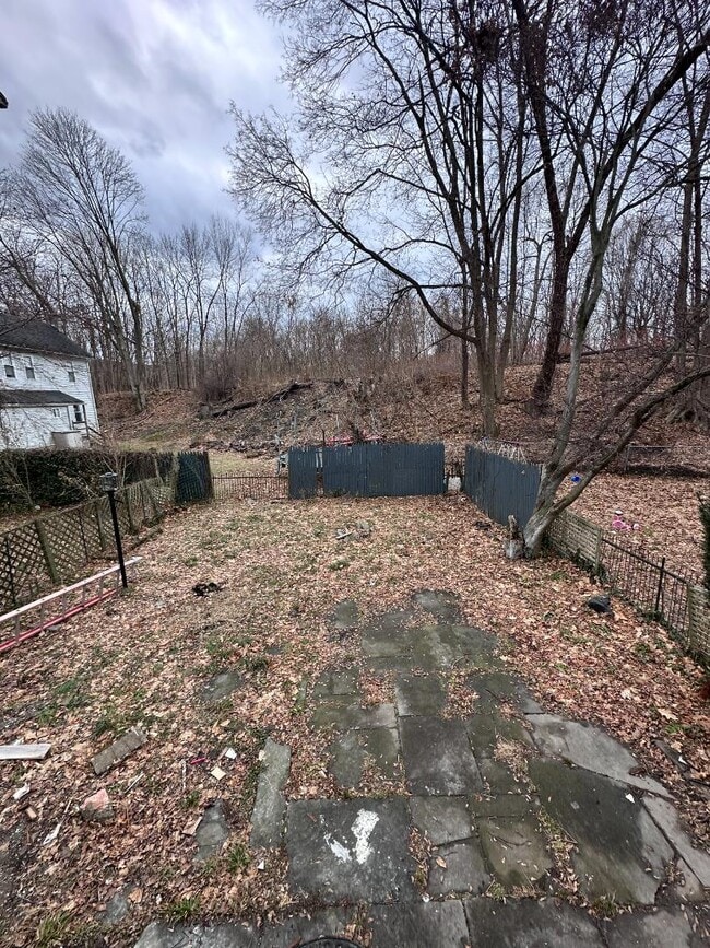 Building Photo - 81 Ashley St