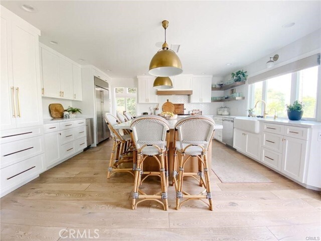 Building Photo - 13 Bernay