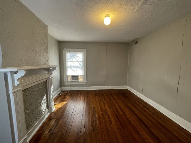 Building Photo - 1110 11th St