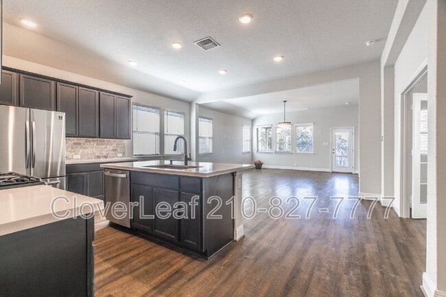 Building Photo - 5530 Pin Pt