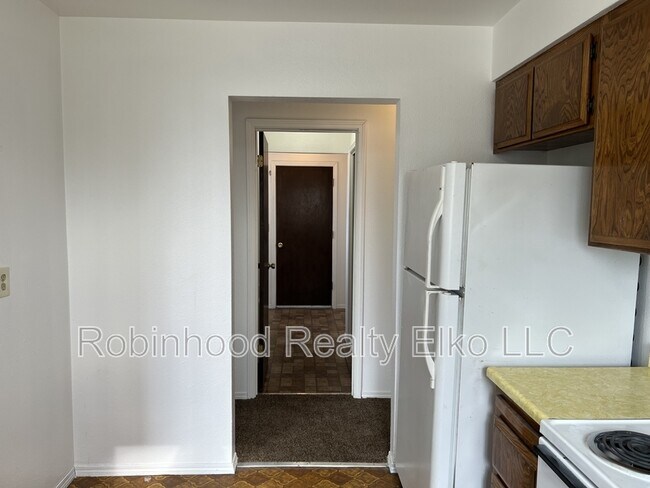 Building Photo - 395 Parkchester Dr