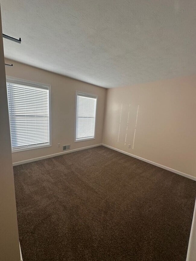 Building Photo - 4 Kings Way