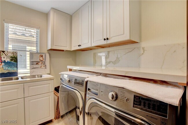 Building Photo - 3541 Winter Wren St