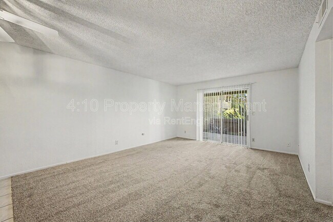 Building Photo - 4050 E Cactus Rd