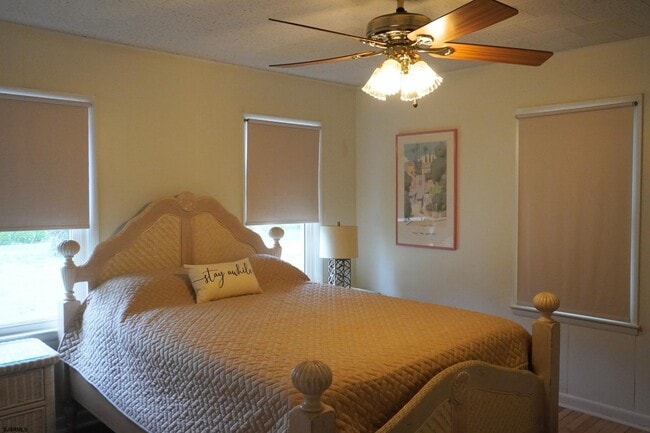 Building Photo - 101 W Meyran Ave