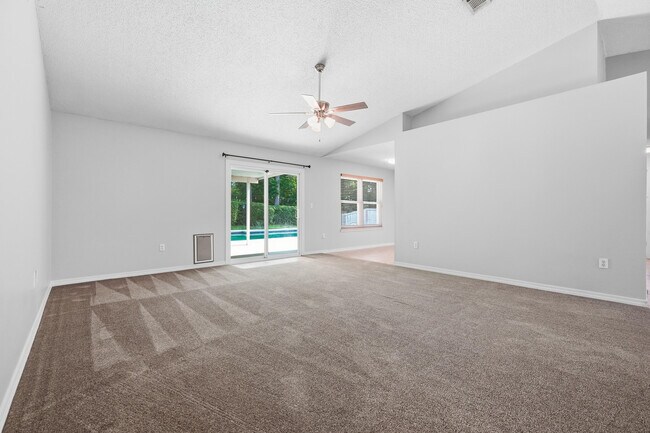 Building Photo - 1243 Jefferyscot Dr