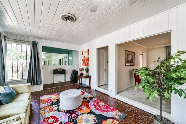 Building Photo - 3423 Ozark St