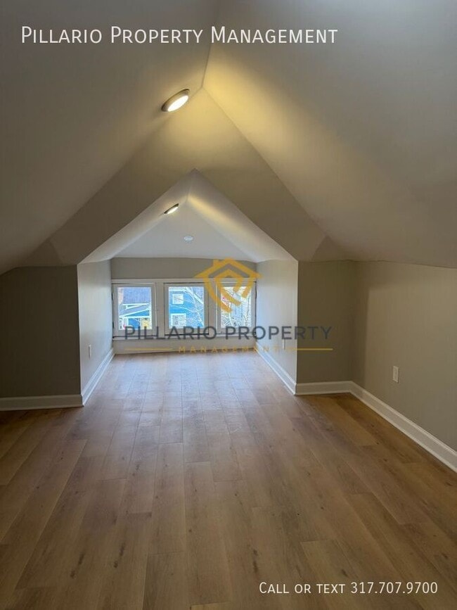 Building Photo - 323 N Lesley Ave