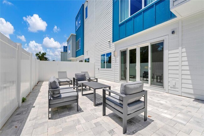 Building Photo - 7740 Sandy Ridge Dr