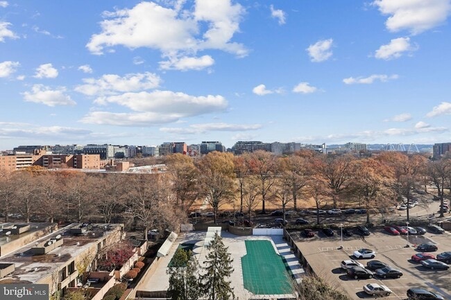 Building Photo - 1301 Delaware Ave SW