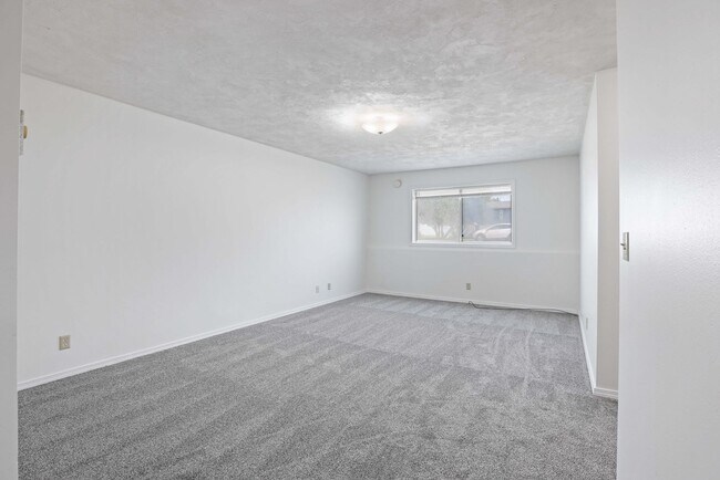 Building Photo - 2286 Stace St