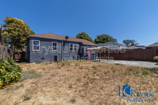 Building Photo - 2139 El Dorado St