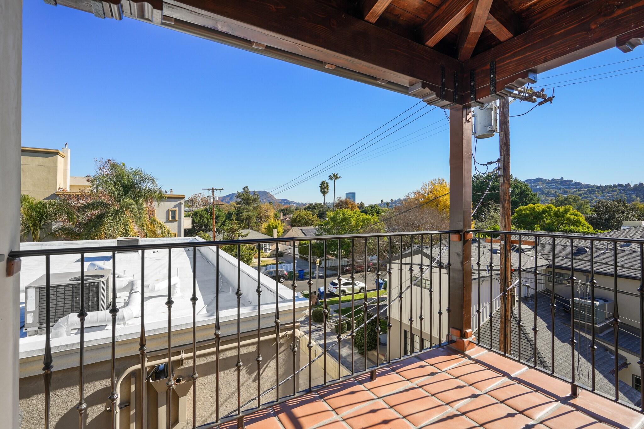 Building Photo - 11474 Moorpark St