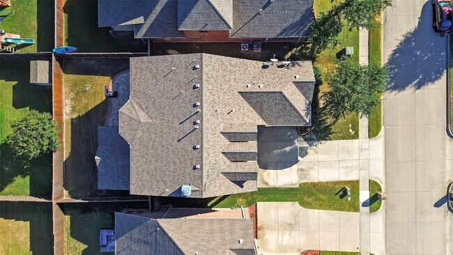 Building Photo - 1205 Dripping Springs Ln
