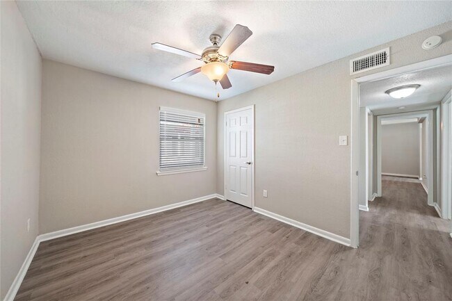 Building Photo - 2502 Avenue L