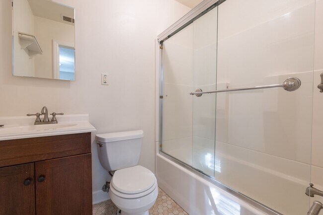 Building Photo - MOVE IN READY 4-bedroom Ranch home nestled in the Heart of Norfolk!