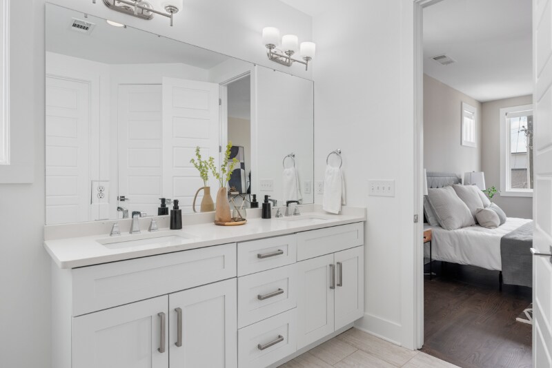 Building Photo - 1002A Southside Ave