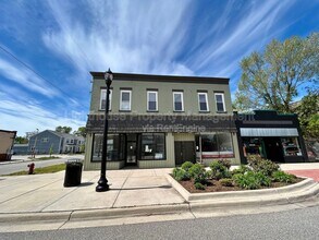 Building Photo - 1147 3rd St