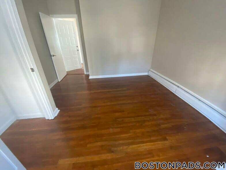 Building Photo - 119 George St