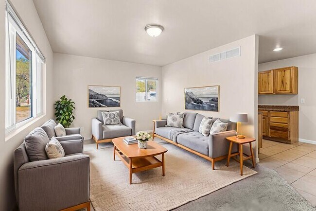 Primary Photo - Well-Maintained 3-Bedroom Home with Modern...