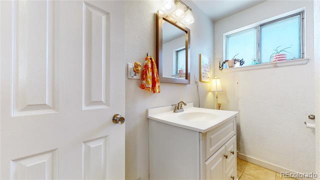 Building Photo - 6025 W 61st Ave