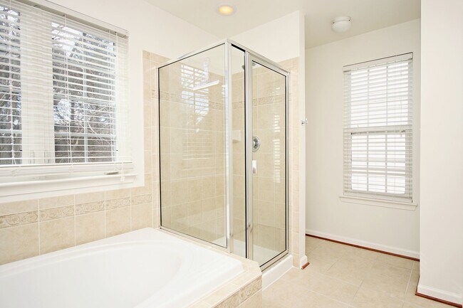 Building Photo - Dog-Friendly Pavilions at Pantops Townhome