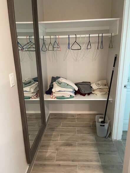 Building Photo - 18821 Erwin St