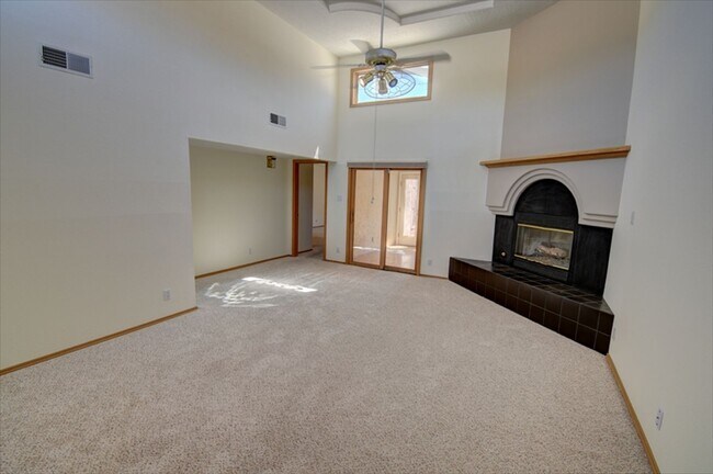 Building Photo - 7524 Northridge Ave NE