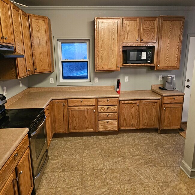 Building Photo - 21 Little Oak Rd