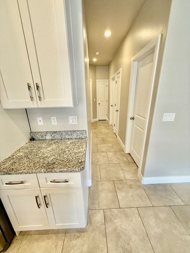 Building Photo - 4 Bedroom Home for Rent