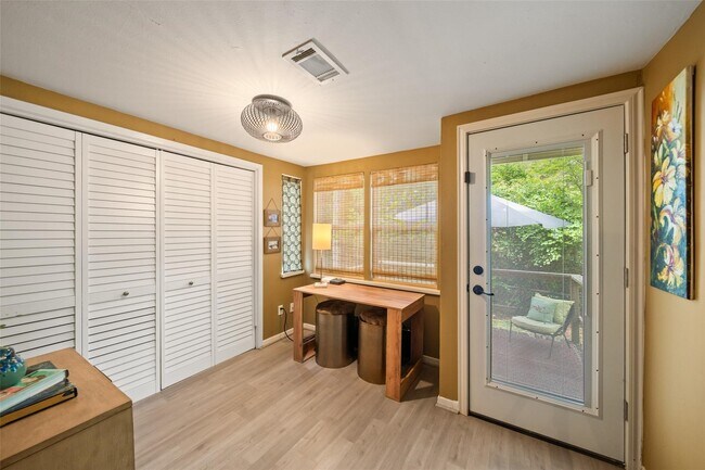 Building Photo - 11045 Woodview
