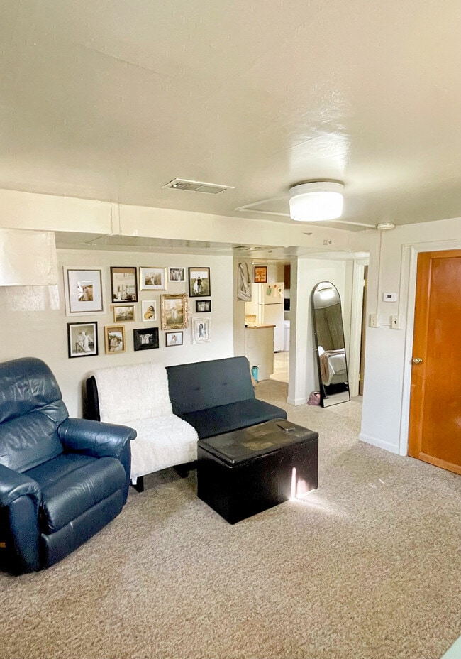 Building Photo - 825 E 820 N