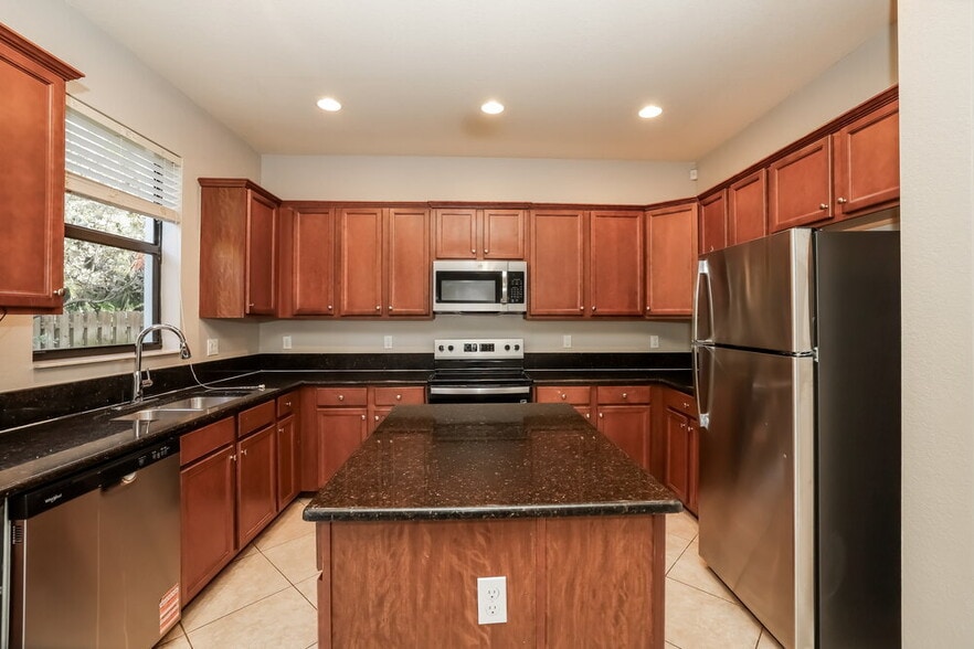 Building Photo - 3869 Aspen Leaf Dr