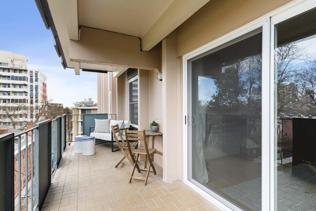 Building Photo - 1265 Race St