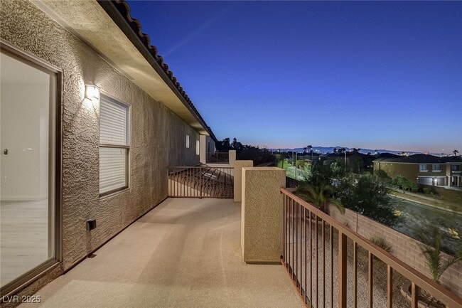 Building Photo - 1068 Riddle Glen St