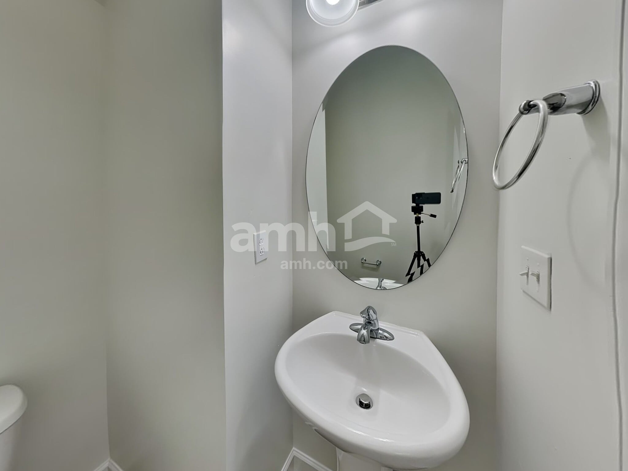 Building Photo - 3013 Corrona Ln