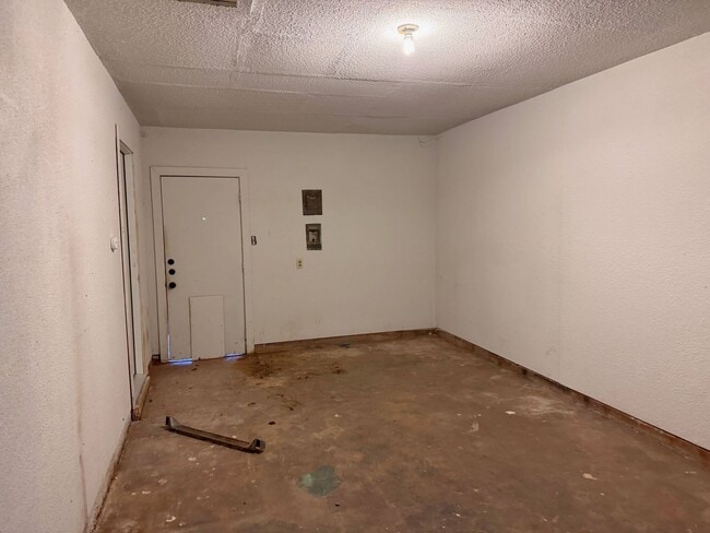 Building Photo - Affordable 3 Bed 1 Bath In Lynwood