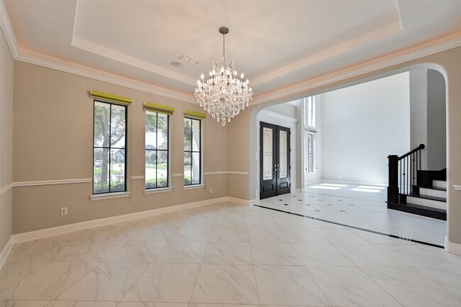 Building Photo - 27810 Burnett Hills Ln