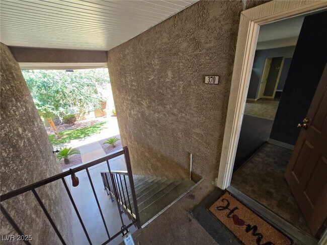 Building Photo - 5060 Indian River Dr