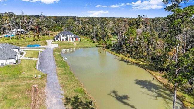 Building Photo - 9825 Fawn Vw Dr