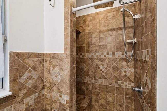 Building Photo - 132 Dodd St