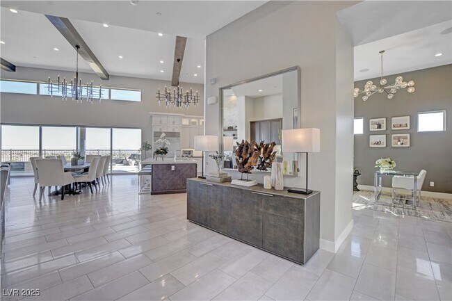 Building Photo - 6300 Clovis Point St