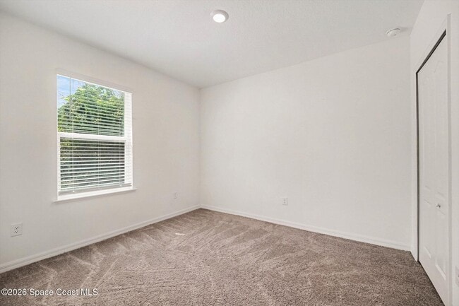 Building Photo - 849 Brookview Ln