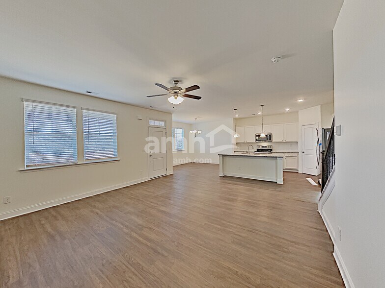 Building Photo - 427 Catawba St