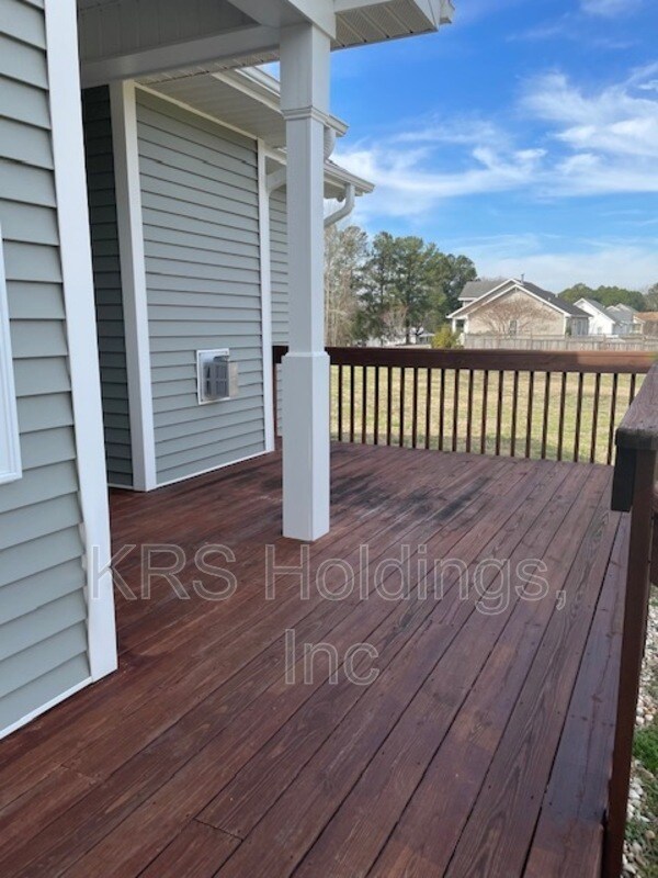 Building Photo - 1617 Mudham Rd