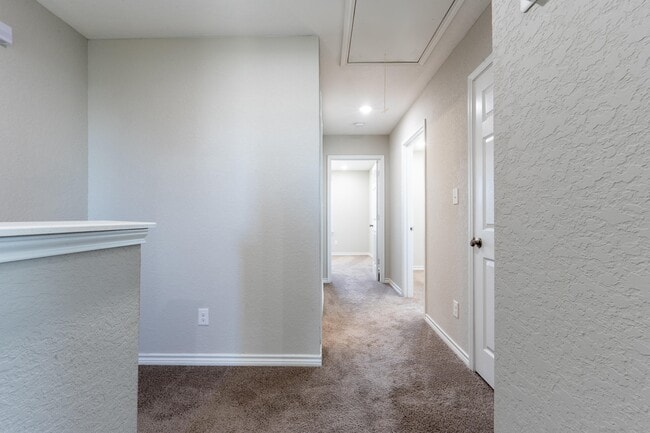 Building Photo - 6934 Crestway Dr