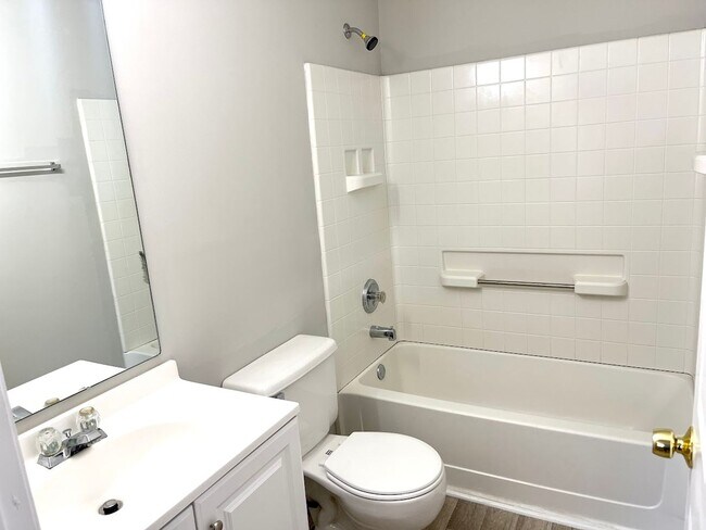 Building Photo - Welcome to this charming 3-bedroom, 2.5-bathroom townhouse located in the vibrant community of Li...